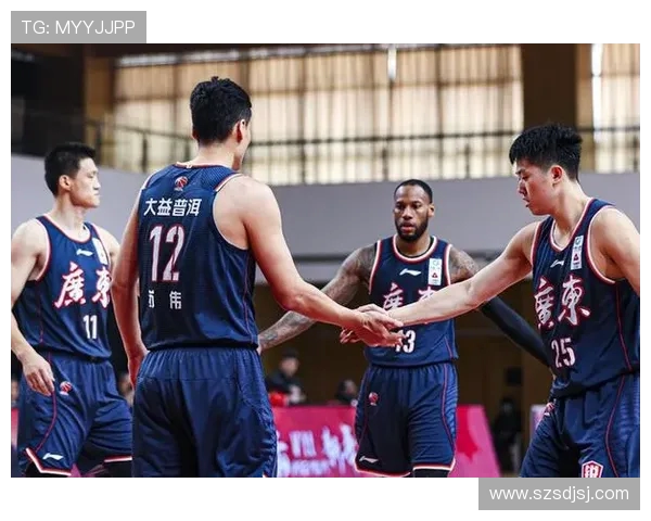 山东泰山迎战强敌力争三分 球迷期待巅峰对决激烈上演 山东泰山迎战强敌力争三分 球迷期待巅峰对决激烈上演